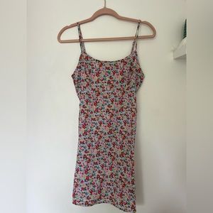 BRANDY MELVILLE FLORAL SUMMER DRESS